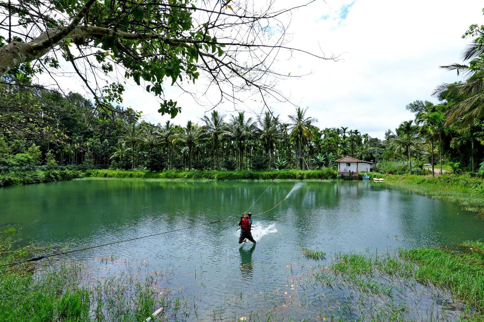 Leisure Homestay - Pool, Boating, Zipline, Home Food, Estate Chikmagalur Exterior photo